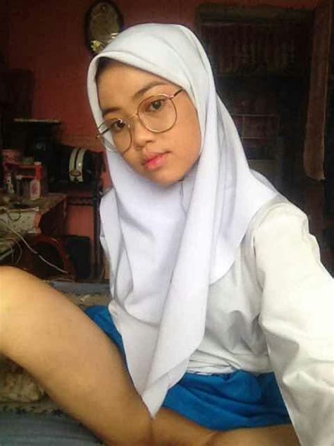 Indo Dedek Jilbab Sange Pap Video Bugil